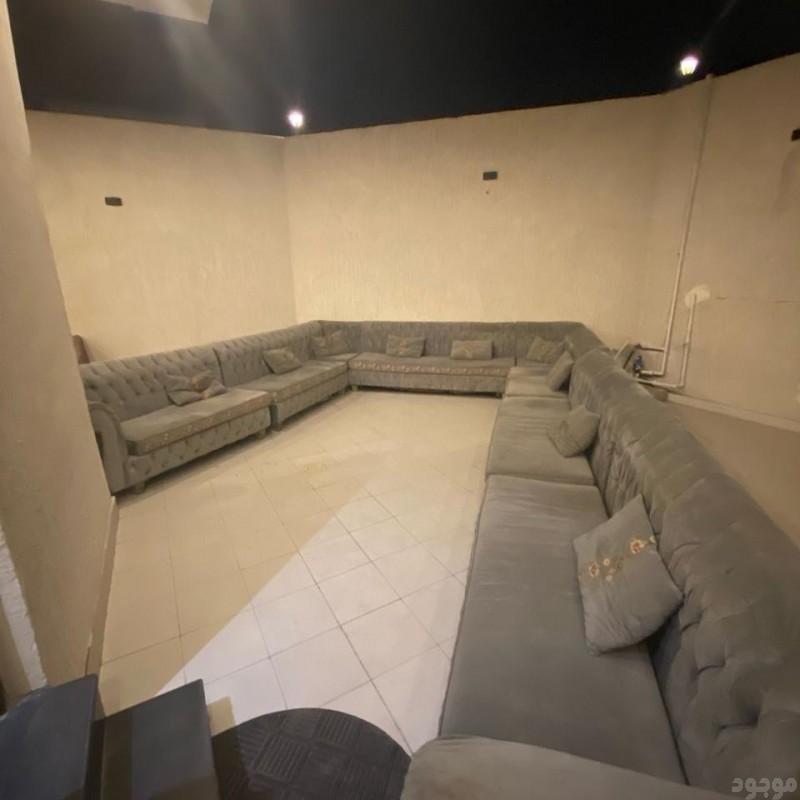 ديناا يشيلون الاثاث القديم بالرياض 0551977610