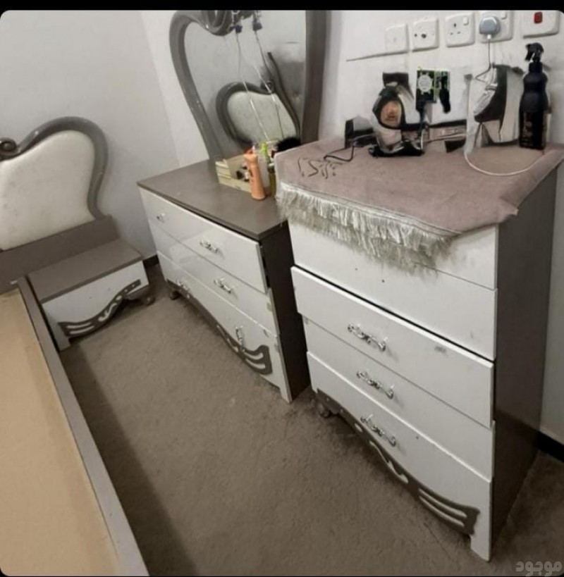 الليشيلون الاثاث القديم بالرياض 0551977610